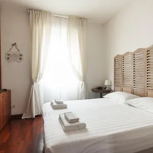 https://1-bedroom-flat-in-city-center-with-workstation.it-lombardy.com